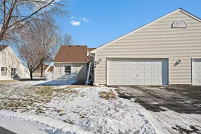 418 Sarazin Street, Shakopee, MN 55379 - Photo 4