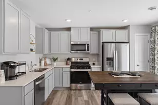 12724 Ashbury Dr, Rogers, MN 55374 - Photo 4