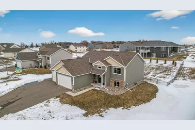 922 Mulberry Avenue NE, Montgomery, MN 56069 - Photo 2