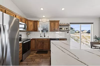 922 Mulberry Avenue NE, Montgomery, MN 56069 - Photo 6