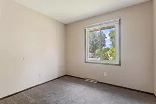 601 10th Ave S, Hopkins, MN 55343 - Photo 10