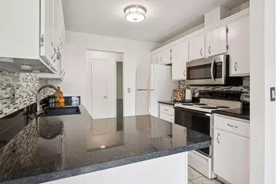 9775 Dorset Lane, Eden Prairie, MN 55347 - Photo 4