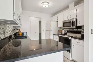 9775 Dorset Ln, Eden Prairie, MN 55347 - Photo 4