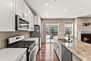 4311 Corn Silk Ln, Woodbury, MN 55129 - Photo 10