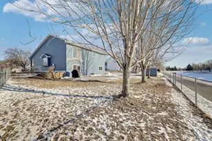 224 Hickory Ln E, Shakopee, MN 55379 - Photo 34
