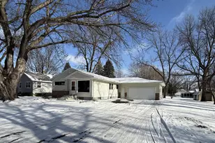 1608 N 5th St, Montevideo, MN 56265 - Photo 2