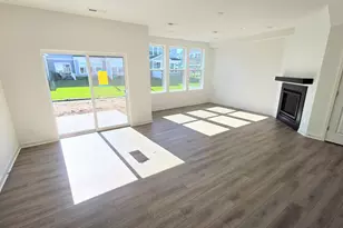 4745 Airlake Dr, Woodbury, MN 55129 - Photo 4