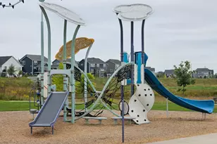 4745 Airlake Dr, Woodbury, MN 55129 - Photo 24