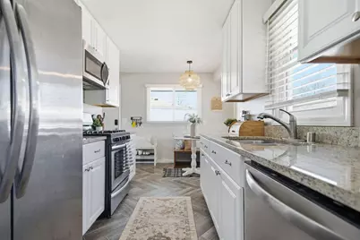 6430 Perry Avenue N, Brooklyn Center, MN 55429 - Photo 6