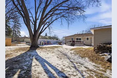6430 Perry Avenue N, Brooklyn Center, MN 55429 - Photo 22