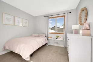 8135 Rhode Island Cir, Bloomington, MN 55438 - Photo 16