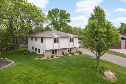 8135 Rhode Island Circle, Bloomington, MN 55438 - Photo 32