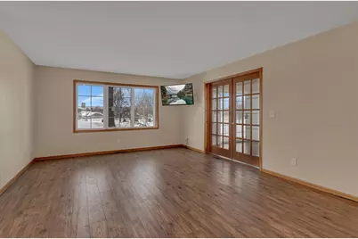 2208 10th Avenue SE, Willmar, MN 56201 - Photo 8