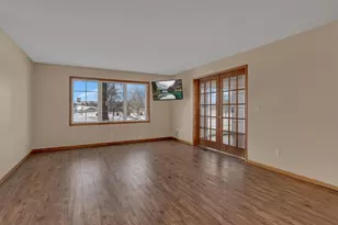 2208 10th Ave SE, Willmar, MN 56201 - Photo 8