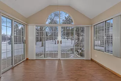 2208 10th Avenue SE, Willmar, MN 56201 - Photo 8