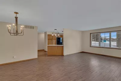 2208 10th Avenue SE, Willmar, MN 56201 - Photo 6