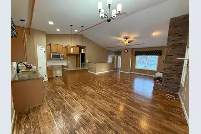 4137 Foxglove Avenue N, Brooklyn Park, MN 55443 - Photo 2