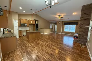 4137 Foxglove Ave N, Brooklyn Park, MN 55443 - Photo 2