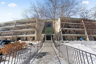 10521 Cedar Lake Rd, Minnetonka, MN 55305 - Photo 44