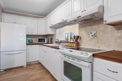 10521 Cedar Lake Road #501, Minnetonka, MN 55305 - Photo 2