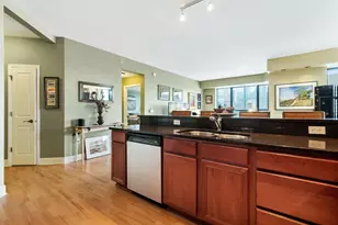 500 E Grant St, Minneapolis, MN 55404 - Photo 4