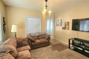 202 E 1st St, Morris, MN 56267 - Photo 8