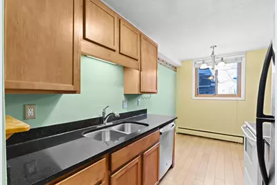 520 Ridgewood Ave #4, Minneapolis, MN 55403 - Photo 8