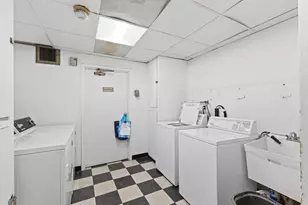 520 Ridgewood Ave, Minneapolis, MN 55403 - Photo 16