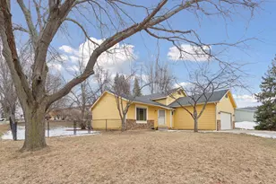 5788 W 136th Ct, Savage, MN 55378 - Photo 2