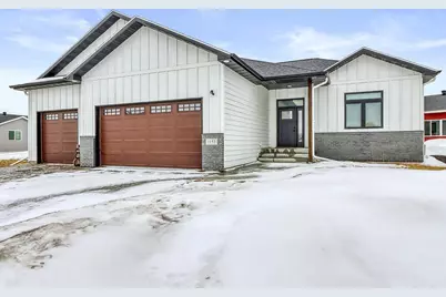 1153 45th Avenue S, Moorhead, MN 56560 - Photo 2