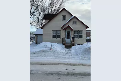 216 6th Street W, Thief River Falls, MN 56701 - Photo 1