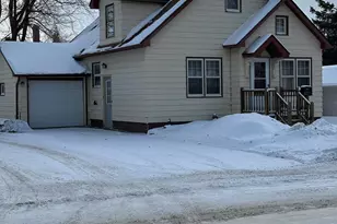 216 6th St W, Thief River Falls, MN 56701 - Photo 2