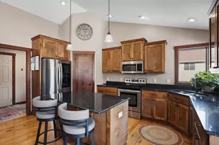 354 Glenmeadow St, River Falls, WI 54022 - Photo 32