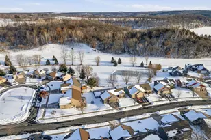 354 Glenmeadow St, River Falls, WI 54022 - Photo 8