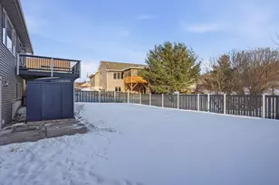 354 Glenmeadow St, River Falls, WI 54022 - Photo 16