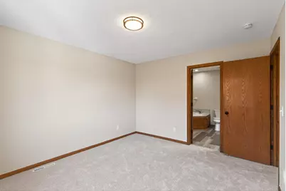 8480 Pelican Court, Chanhassen, MN 55317 - Photo 22