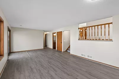 8480 Pelican Court, Chanhassen, MN 55317 - Photo 32