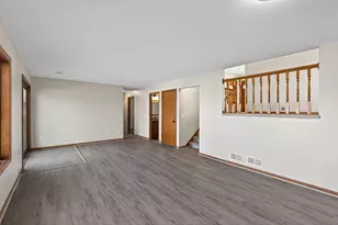 8480 Pelican Ct, Chanhassen, MN 55317 - Photo 32