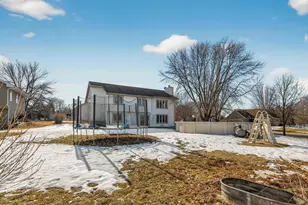 8480 Pelican Ct, Chanhassen, MN 55317 - Photo 46