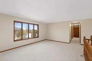 8480 Pelican Ct, Chanhassen, MN 55317 - Photo 12