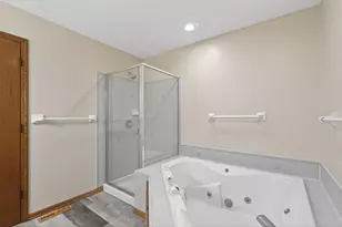 8480 Pelican Ct, Chanhassen, MN 55317 - Photo 26