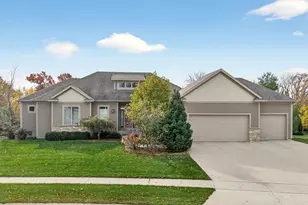 2348 Britwood Ln SW, Rochester, MN 55902 - Photo 2