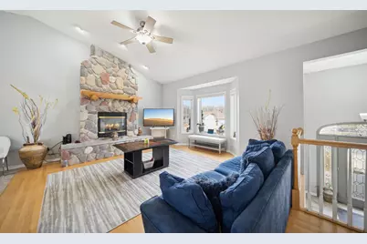 816 Southern Woods Place SW, Rochester, MN 55902 - Photo 2