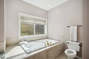 816 Southern Woods Pl SW, Rochester, MN 55902 - Photo 10