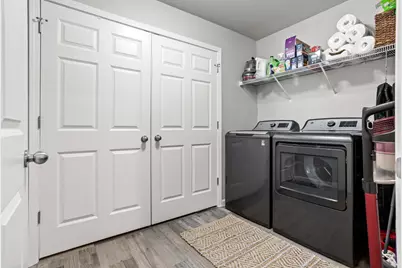 1011 Barnes Drive W, West Fargo, ND 58078 - Photo 32