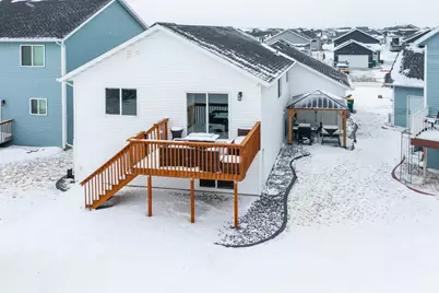 1011 Barnes Drive W, West Fargo, ND 58078 - Photo 40