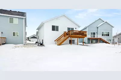 1011 Barnes Drive W, West Fargo, ND 58078 - Photo 38