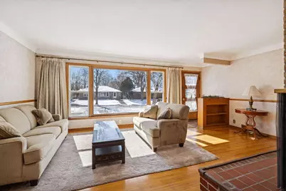 1947 Yorkshire Court, Saint Paul, MN 55116 - Photo 6