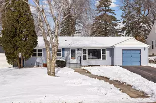 1947 Yorkshire Ct, Saint Paul, MN 55116 - Photo 2