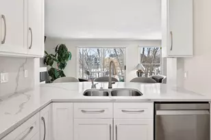 8441 Irwin Rd, Bloomington, MN 55437 - Photo 8